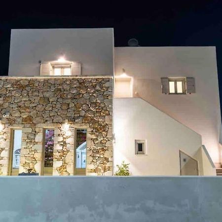 In The Heart Of Fira & Free Pool - Nychteri Suite Exterior foto