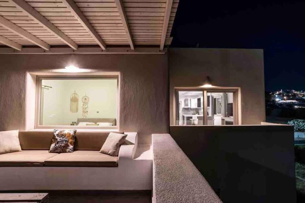 In The Heart Of Fira & Free Pool - Nychteri Suite Exterior foto