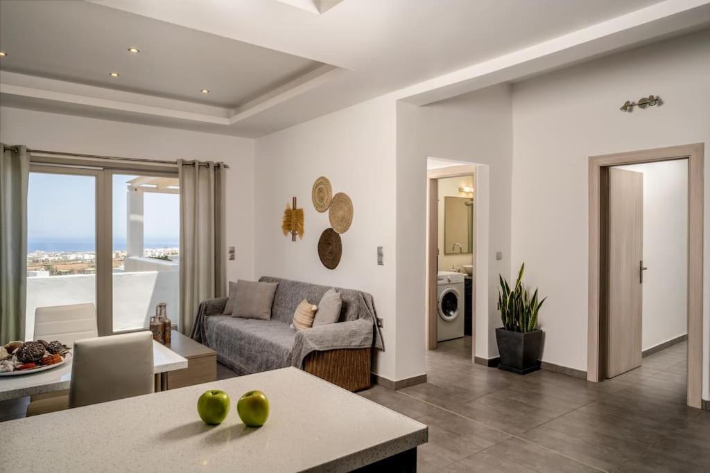 In The Heart Of Fira & Free Pool - Nychteri Suite Exterior foto